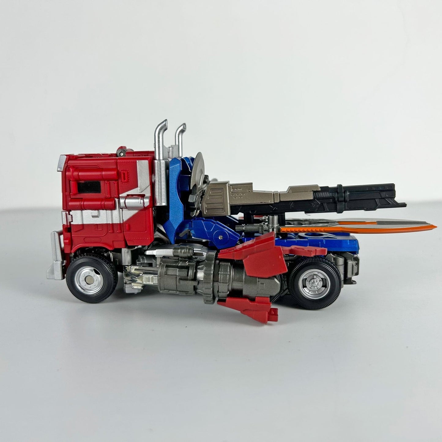 BAIWEI TW-1030 17cm / 6.69" Studio Series SS-102 Optimus Prime