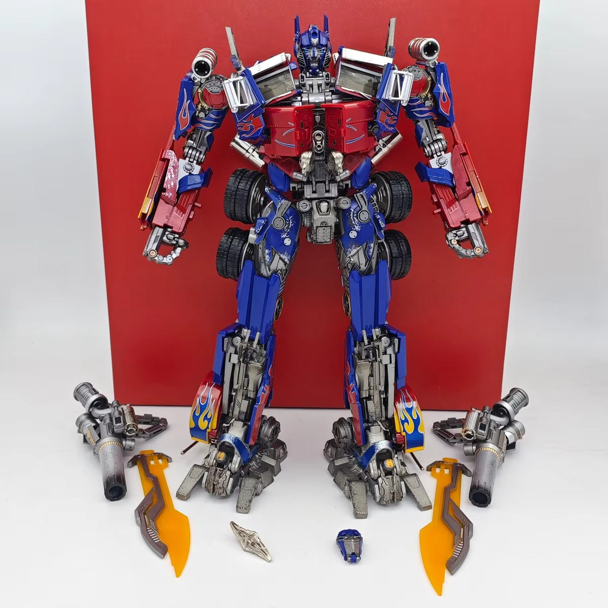 MPM04 Black Apple Optimus Prime